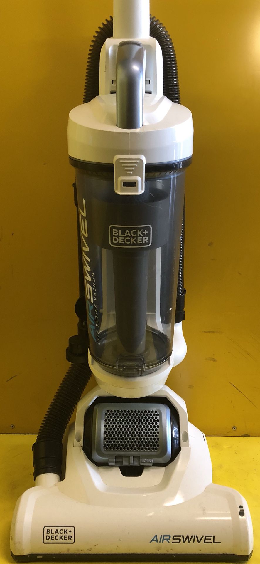 Black & Decker Air Swivel Lite Vacuum: Upper Cord hook
