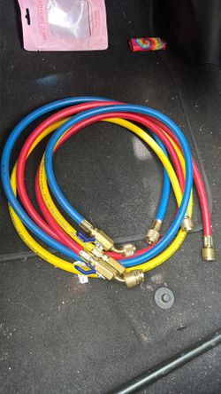 Yellow jacket charging 1/4 hoses with ball valve