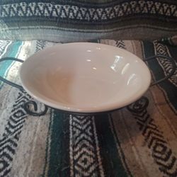 Vintage Style Wash Basin, Great Condition. $10.00.