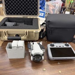 DJI Mini 4 Pro Fly More Combo