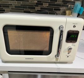 Microwave Daewoo Retro