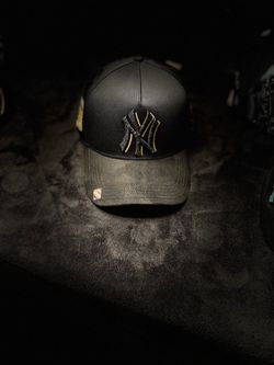 I dedicate myself only to selling exclusive caps and the best quality and the best price in the world, personal delivery and shipping if you prefer.