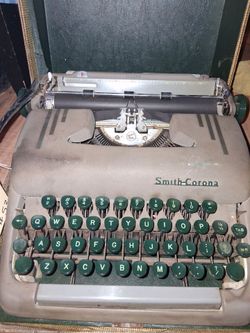Smith&Corona 1950s Sterling typewriter