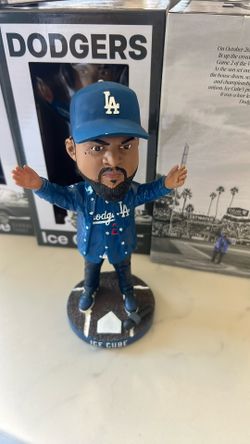 Los Angeles Dodgers Ice Cube bobblehead SGA