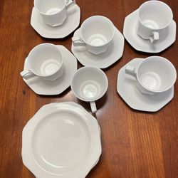 Vintage J&G Meakin 17 Pieces Coffee Cups And Plates Set