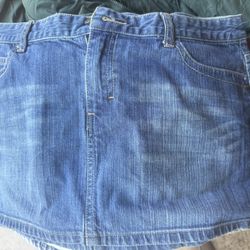 Aeropostale / Distressed Denim Blue Jean Skirt / Pencil Straight / Size 9/10