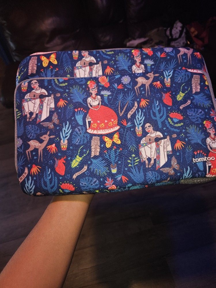 Frida Kahlo Tantoc Zip Up Laptop Case 