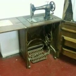  Vintage "Free No.5" Treadle Sewing Machine- Oak Cabinet