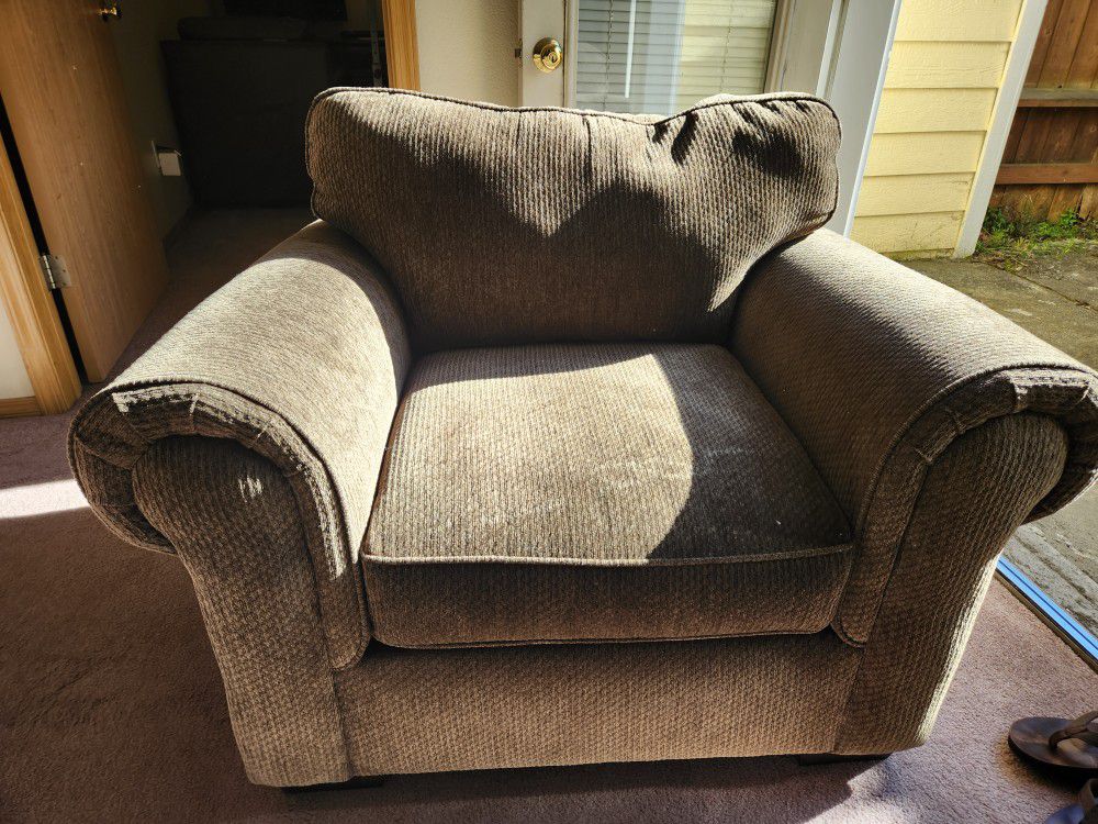 Free - Comfortable Chair 