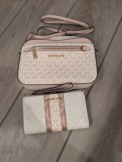 Michael Kors Purses and wallets