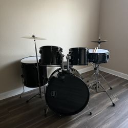 5 Piece Beginner drum set