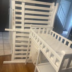 Changing Table With Hamper 