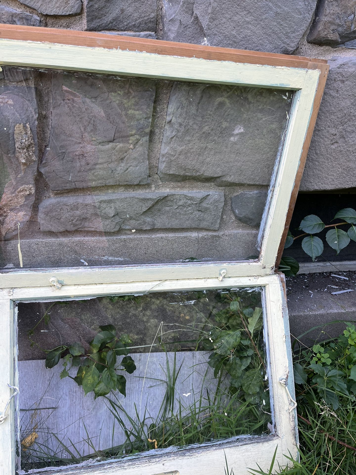 5 Pairs Of Windows