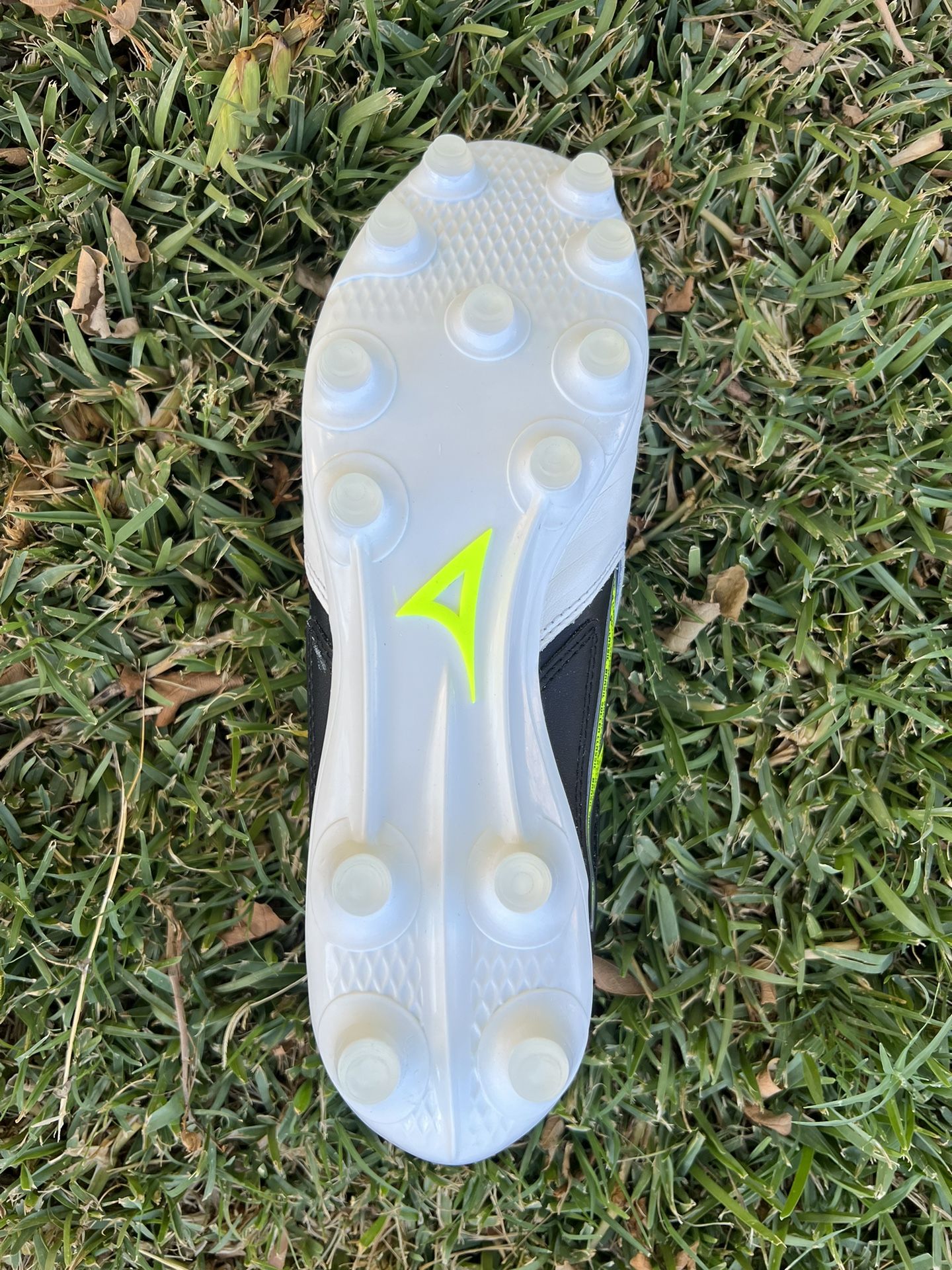 Pirma Supreme Pro Soccer Cleats Neon Green Sizes Limited for Sale in Buena  Park, CA - OfferUp