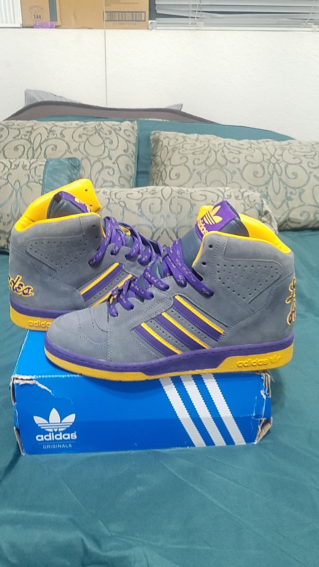Adidas Retro NBA Official Lakers Anthrocite Smoke (New)