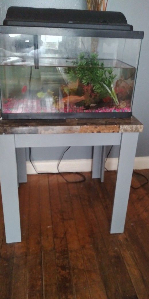 Set De Mesas Con Pecera Y Peces