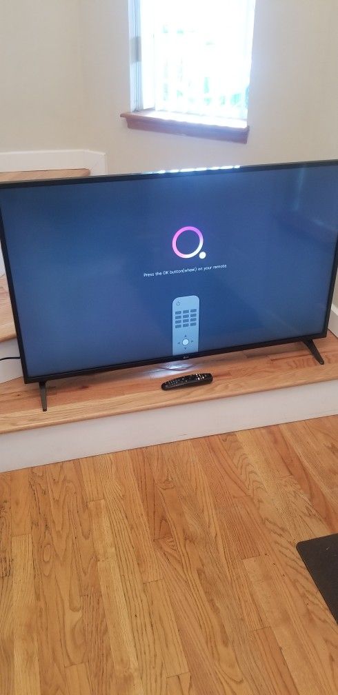 NEW Cond LG MODEL 50 inches TV. , SMART MODEL TV. , WORKS EXCELLENT G.j