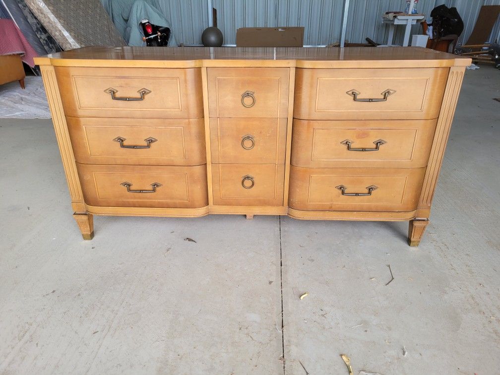 Beautiful Solid Wood 9 Drawer Dresser