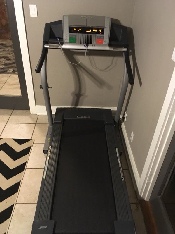 NordicTrack C2100 Flexstep Treadmill