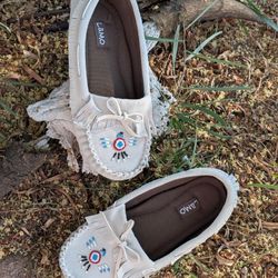 LâMO Alita Moc Moccasin Women's Size 9 Suede Fringe Beaded Slip-On Loafer