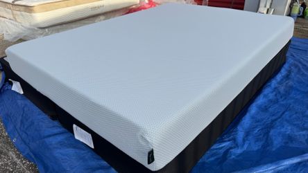 🔥🔥ZINUS QUEEN SIZE MATTRESS 🔥🔥