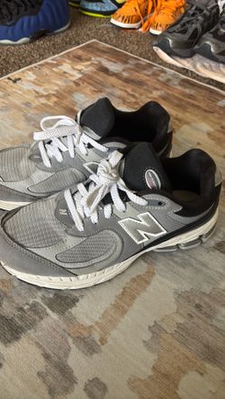 New balance 2002r