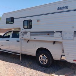 Clean Title 2002 Truck Bed Camper Lance 
