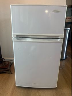 Mini fridge/freezer