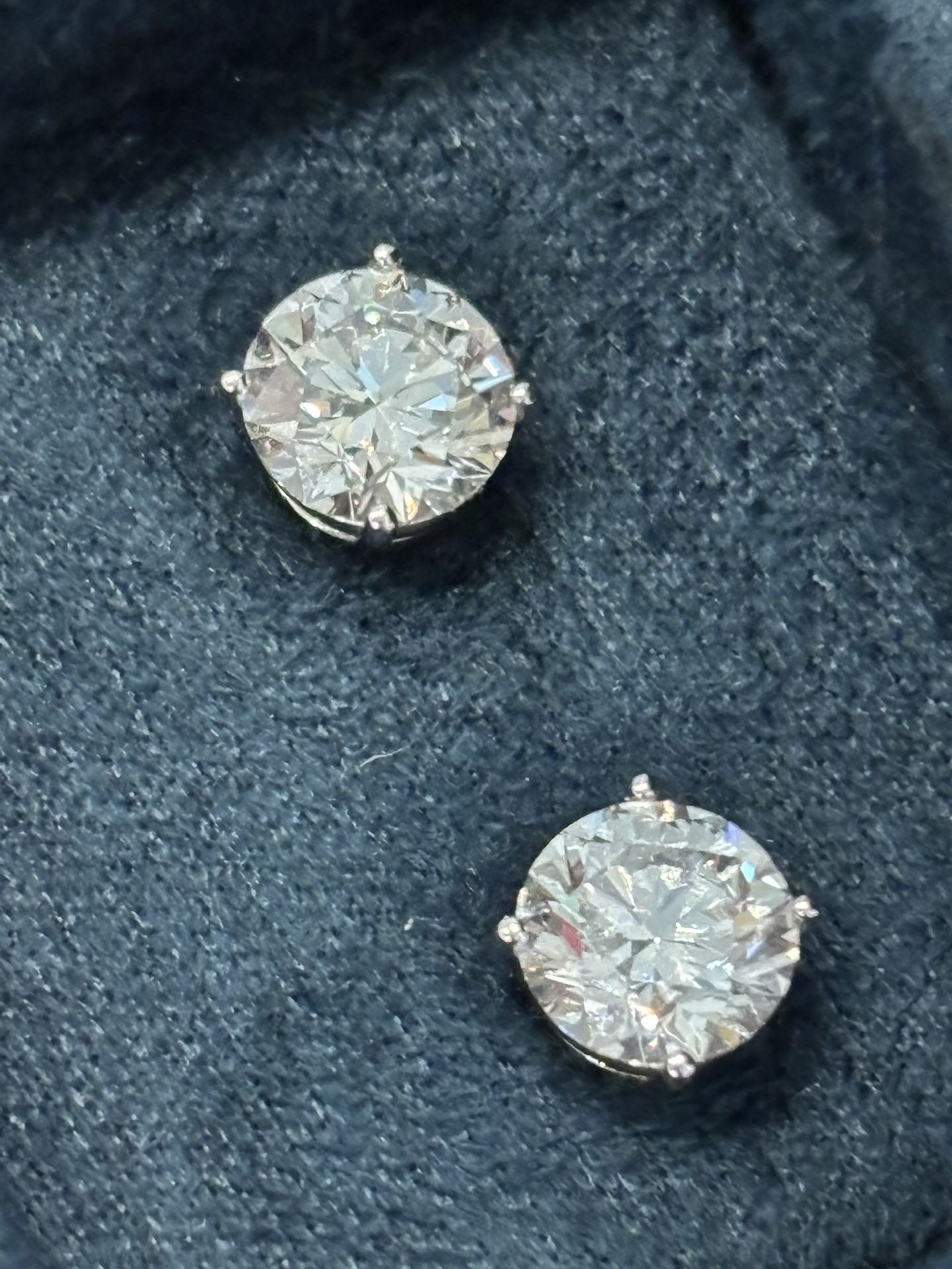 NEW 2.62 Carat TW Diamond Stud Lab Earrings D VVS2 With Certificates