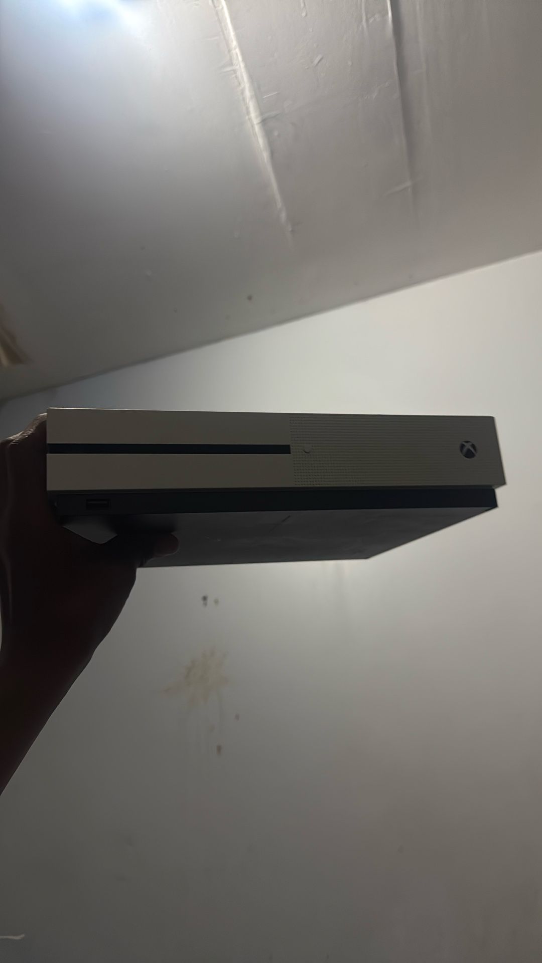 XBOX ONE S READ DESCRIPTION 115$