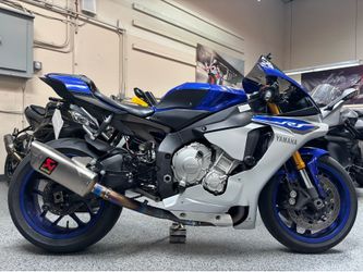 2015 Yamaha R1