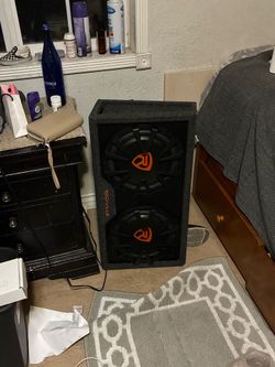 Woofer for a car works in good condition. Just don’t need it no more.