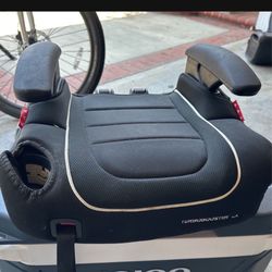 Booster Seat 20.00 Located In Anaheim Hills 