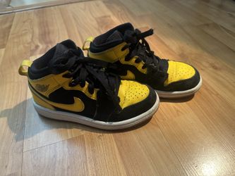 Black And Yellow Air Jordan’s 12c