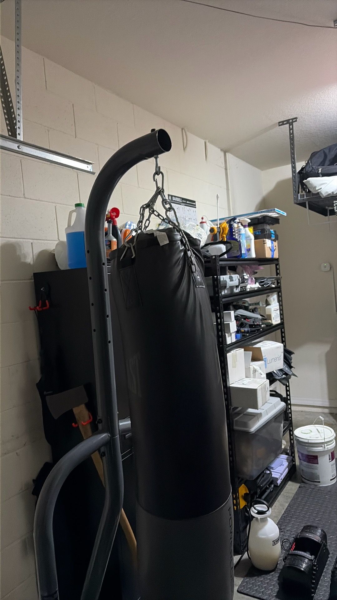100lbs punching bag with stand