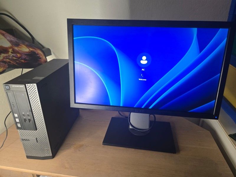 Combo Computer And Monitor / Open To Trade