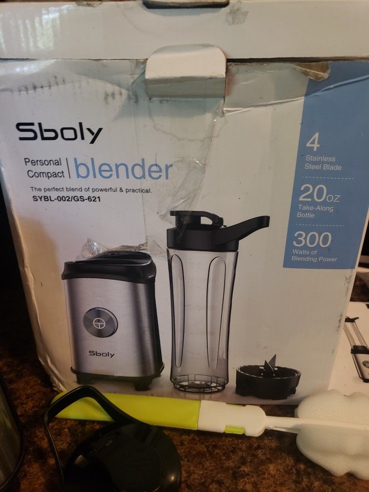 Sboly Personal Blender. Works Great Comes With Silicone Ice Tray And Clean Brush For Blender.