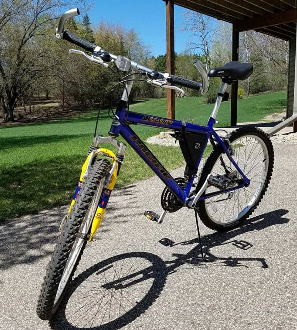 Pacific legend mountain bike for sale 26 in 21 speed shimano derailers