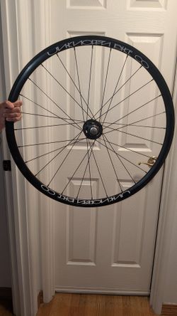 Rear unknown wheel rear (read description )