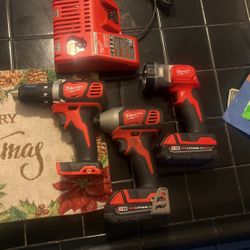 Milleakee Drill Set