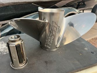 Mercury Tempest Plus prop.