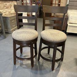 New Counter Height Stool Set (2)