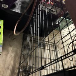 Med Size Dog Crate With Tray Great Condition 