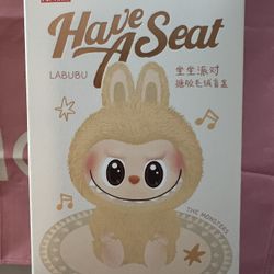 HAVE A SEAT LABUBU(HEHE🩶