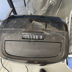 Penguin AC unit Stand Not Shown 700 sq ft