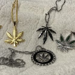 MARIJUANA STYLE NECKLACES  Awesome Gifts For $10 Or Less.