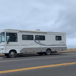 2004 Winnebago Sightseers