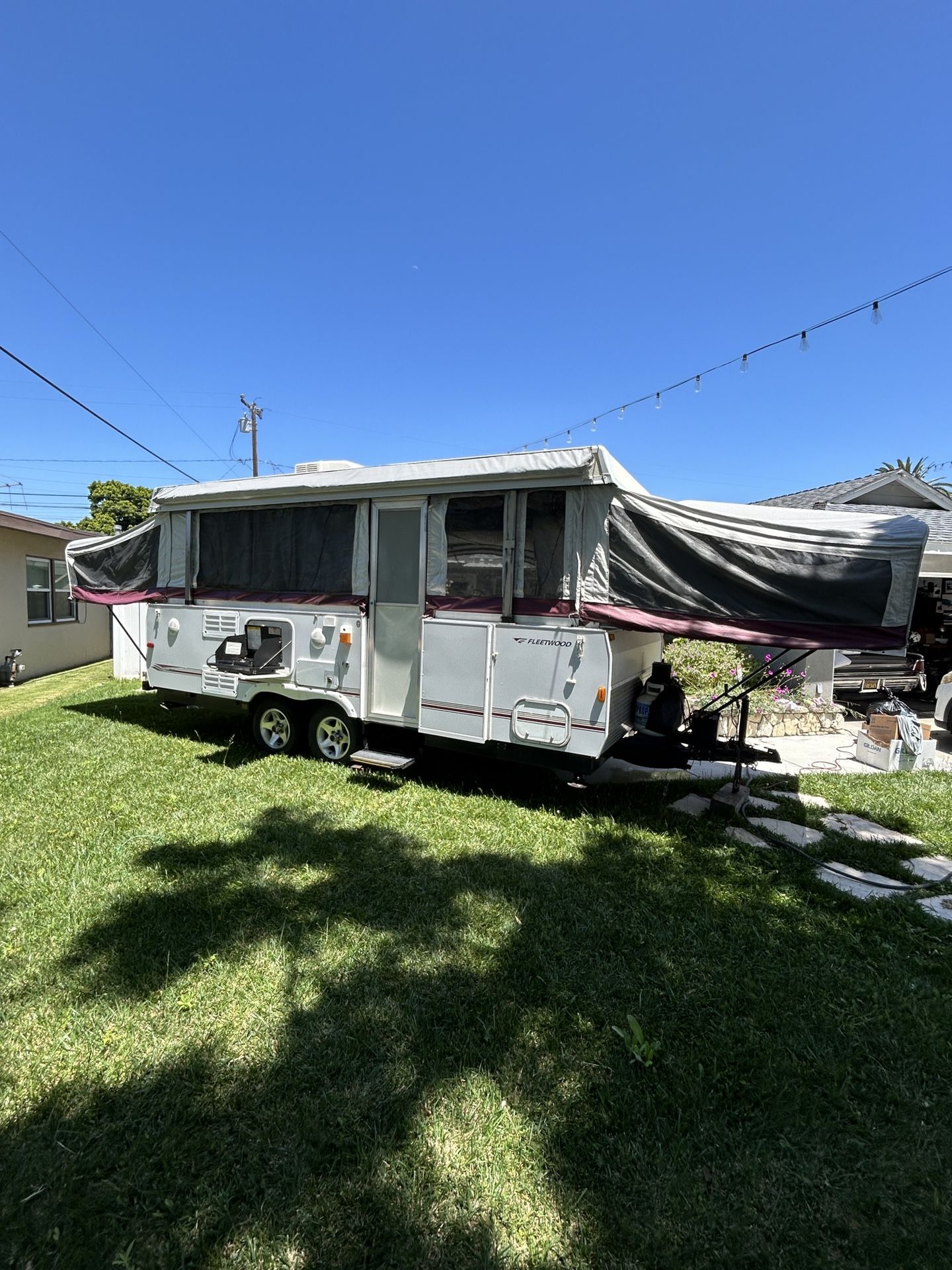FLEETWOOD AVALON POP-UP TRAILER