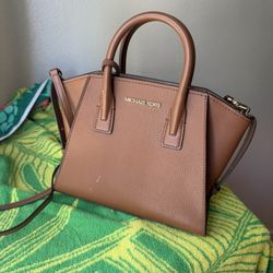 Selling My Michael Kors Bag