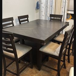 Solid Wood Expandable Table With 6 Cushion Chairs 